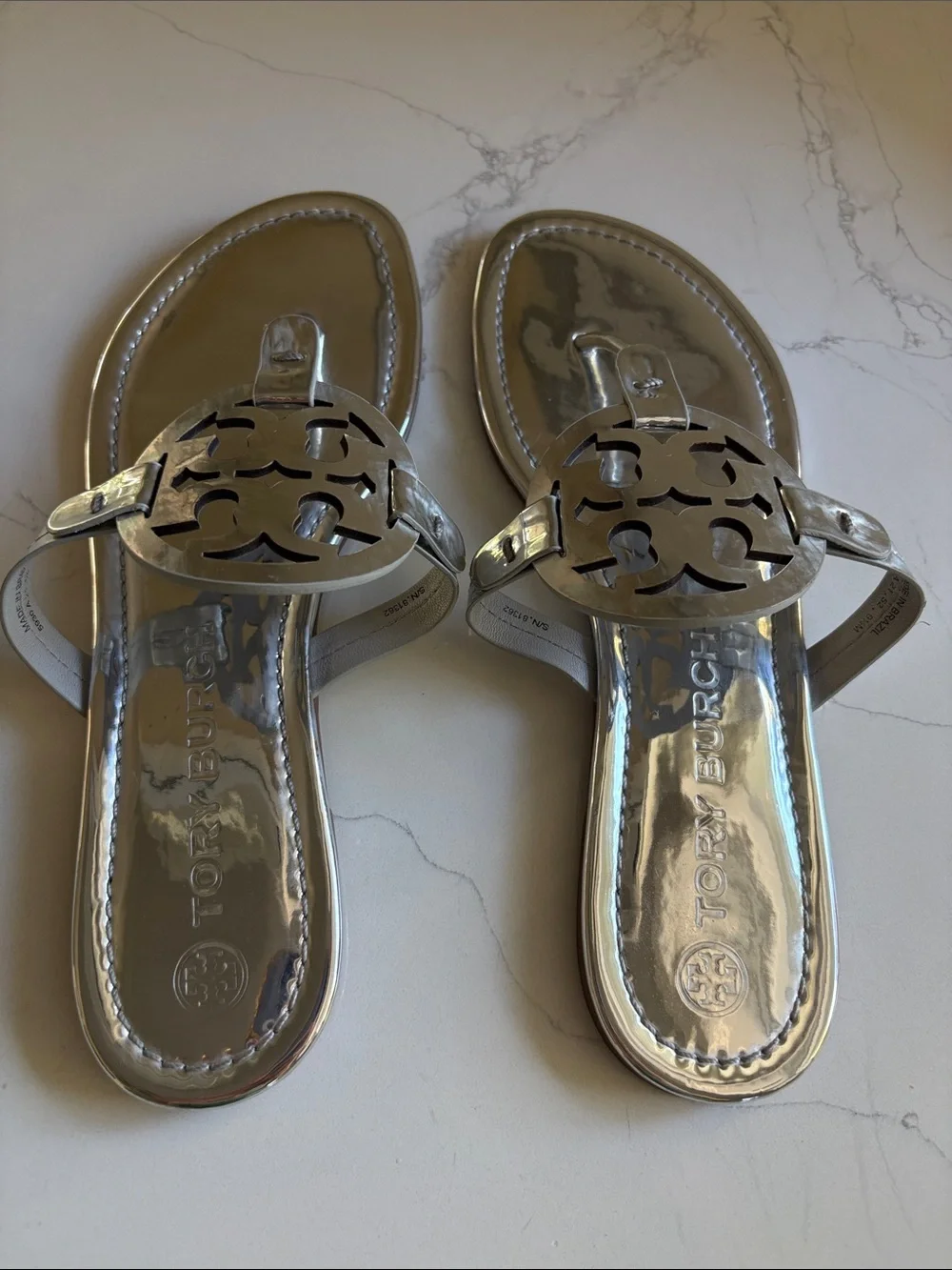 Tory Burch Women’s Metallic Silver Thong Sandals with Logo Medallion size 9.5